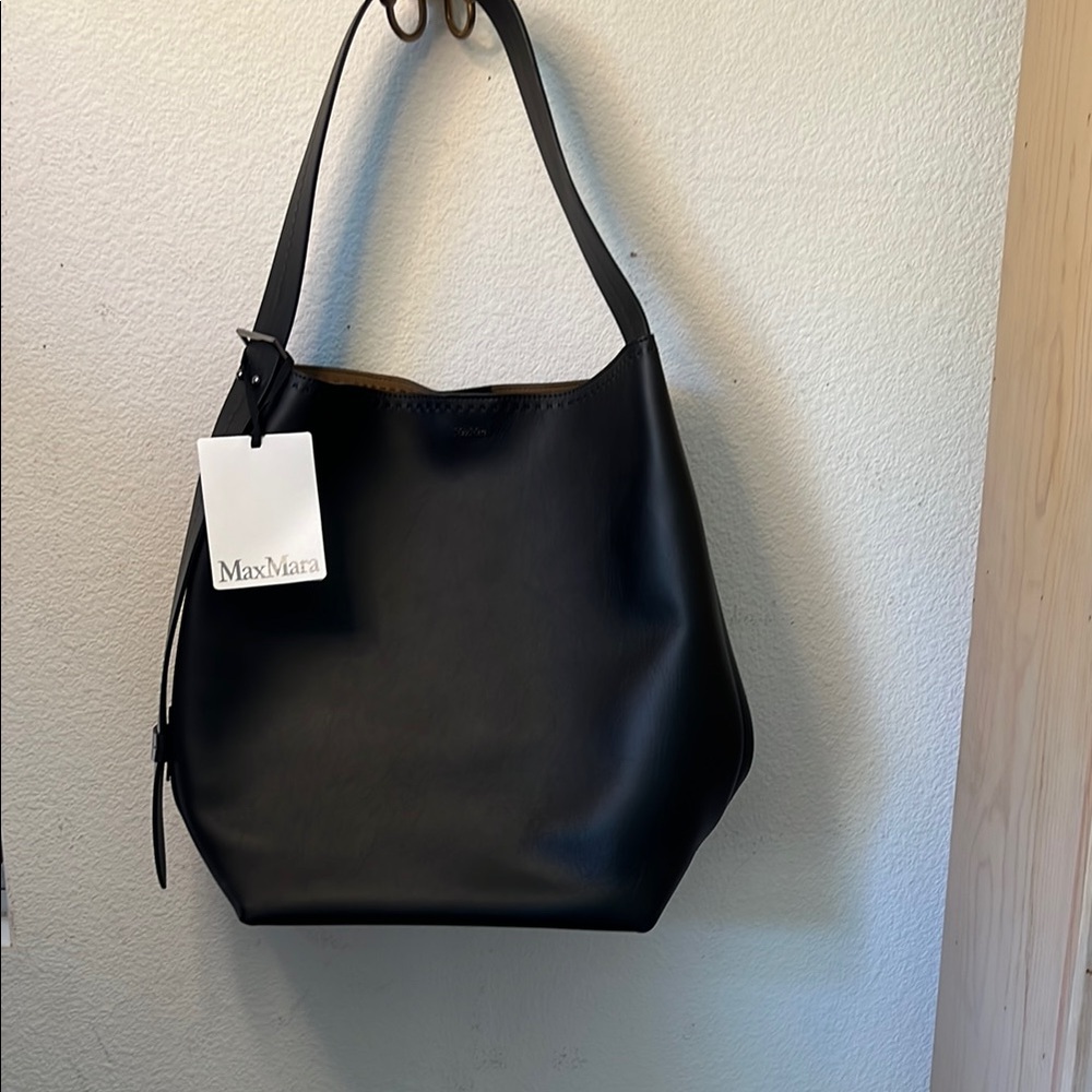 Large MaxMara Black Archetipo Shoulder Bag Minimalist Elegance